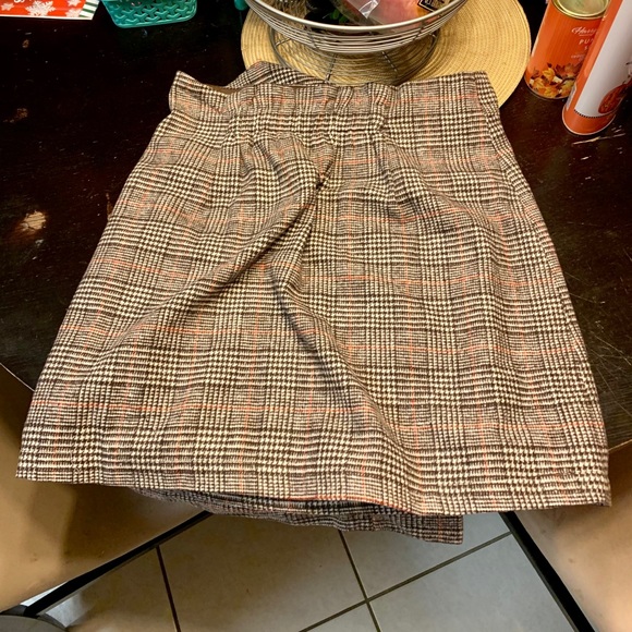 Brown plaid skirt - Picture 3 of 5